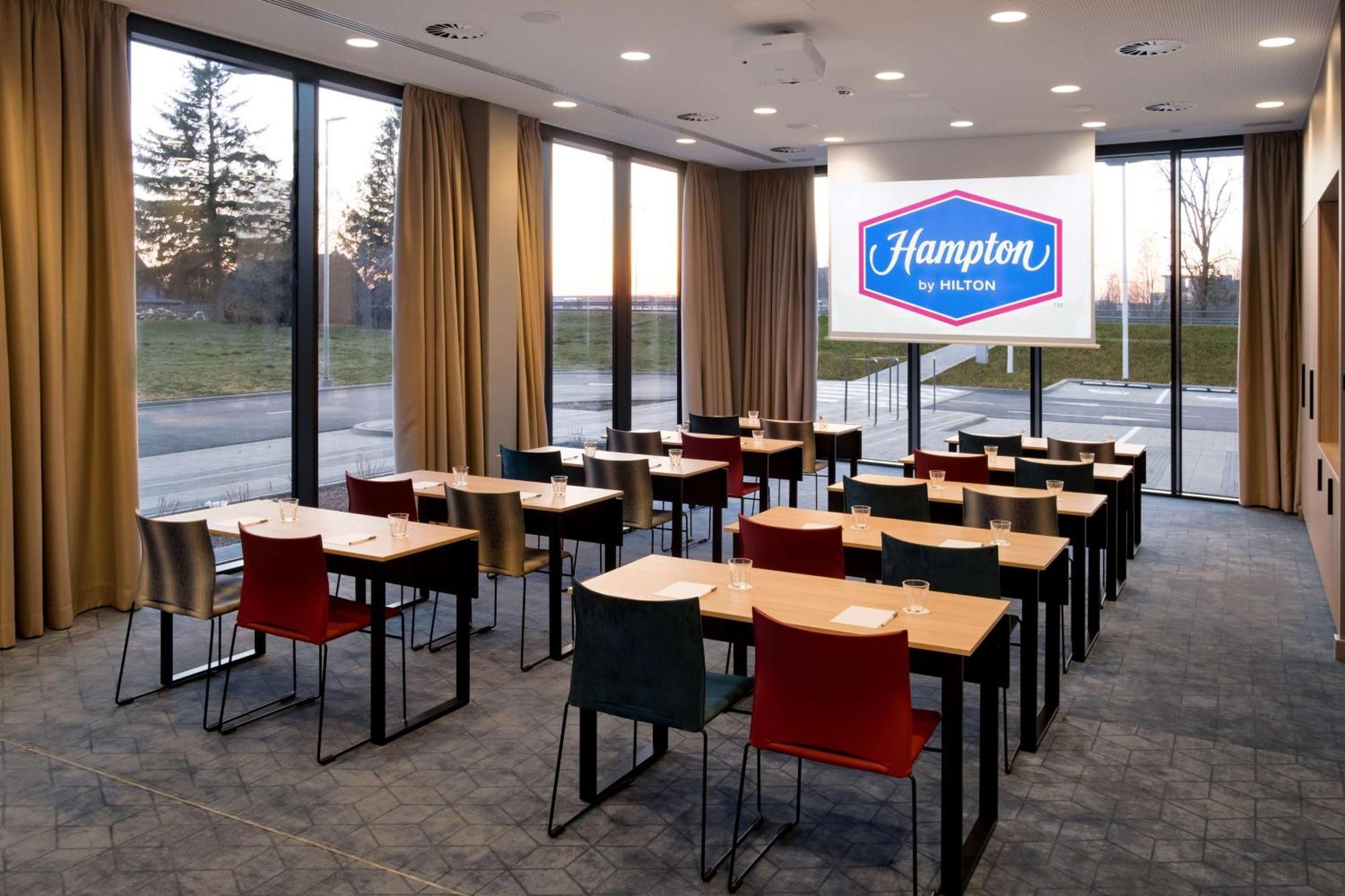 Hampton By Hilton Riga Airport 호텔 외부 사진