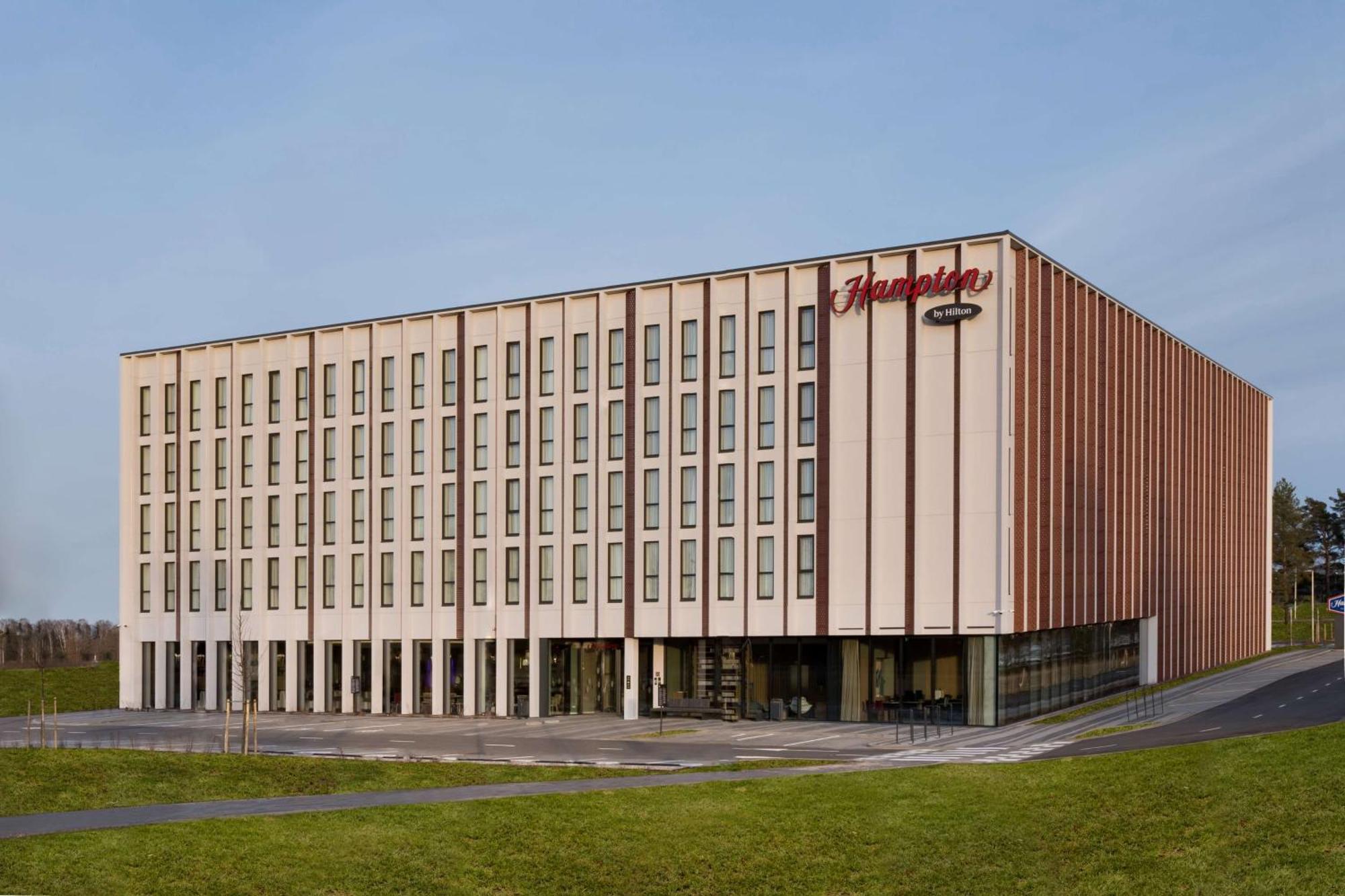 Hampton By Hilton Riga Airport 호텔 외부 사진